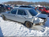 Mercedes-Benz 240 D WDBAB23A2DB400410 снимка