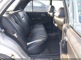 Mercedes-Benz 240 D WDBAB23A2DB400410 снимка