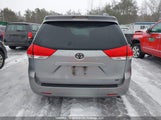 Toyota Sienna Le 5TDKK3DC5BS024142 fotografie
