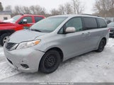 Toyota Sienna Le 5TDKK3DC5BS024142 снимка