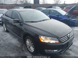 Volkswagen Passat Se 1VWBV7A34FC022860 снимка