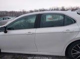 Toyota Camry Hybrid 4T1B21HKXRU020952 fotografie