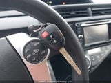 Toyota Prius C JTDKDTB36F1095561 снимка