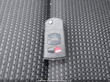 Mazda 3 I JM1BL1UF8C1546807 снимка