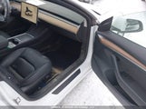 Tesla Model 3 Rwd/Standard Range 5YJ3E1EA3NF340760 fotografie