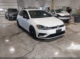 Volkswagen Golf R WVWVF7AU0JW289782 fotografie