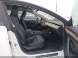Tesla Model 3 Rwd/Standard Range 5YJ3E1EA2NF338529 fotografie