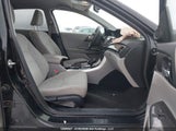 Honda Accord Lx 1HGCR2F30HA812177 снимка