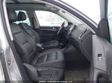 Volkswagen Tiguan WVGMV7AX2HK039711 снимка