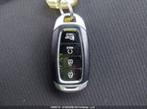 Hyundai Venue Sel/Limited KMHRC8A36RU327848 photo