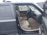 Jeep Patriot Latitude 1J4NF4GB5BD128632 снимка