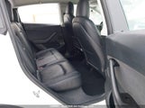 Tesla Model Y 5YJYGDEE2MF064834 fotografie