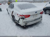 Toyota Camry Hybrid Le 4T1B31HK0JU004132 photo
