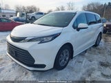 Toyota Sienna Le/Xle/Xse/Limited/Platinum 5TDGRKEC3NS109494 fotografie