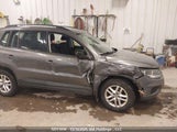 Volkswagen Tiguan S/Se/Sel/R-Line WVGBV7AX4FW578277 снимка