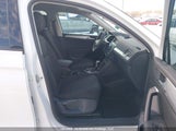 Volkswagen Tiguan S 3VVFB7AX4RM023043 снимка