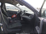 Toyota Rav4 Le 2T3BFREV2JW811733 снимка