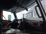 International Lt 3HSDZAPR0KN575315 снимка
