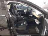 Tesla Model Y 5YJYGDEE9LF027326 fotografie