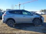 Toyota Rav4 Le 2T3BFREV7JW854884 снимка