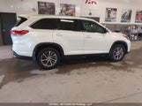 Toyota Highlander Xle 5TDJZRFH9KS579646 fotografie