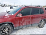 Volkswagen Tiguan S/Se/Sel/R-Line WVGJV7AX5FW088782 photo