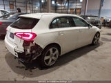 Mercedes-Benz A 250 4Matic W1K3F4HB4NJ374417 fotografie