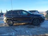 Jeep Cherokee Sport 1C4PJMAB8GW352964 снимка
