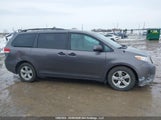 Toyota Sienna 7 Passenger 5TDZK3DC3ES493653 снимка