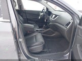 Hyundai Tucson Se 2.0L KM8J3CA43JU744387 fotografie
