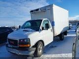 GMC Savana Cutaway Work Van 1GD07RFP3J1254104 снимка
