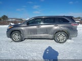 Toyota Highlander Le 5TDBKRFH4ES053261 снимка