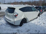 Toyota Prius V JTDZN3EU0FJ020788 снимка