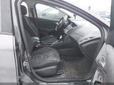 Ford Focus Se 1FADP3F24FL371148 снимка