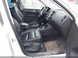 Volkswagen Tiguan 2.0 Tsi Comfortline/2.0 Tsi Highline/2.0 Tsi Trendline WVGJV7AX7DW544813 fotografie