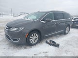 Chrysler Pacifica Touring-L Plus 2C4RC1EG8JR105967 снимка