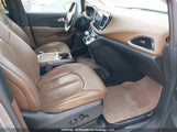 Chrysler Pacifica Hybrid Limited 2C4RC1N73KR734134 снимка