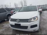 Volkswagen Touareg WVGDP9BP7ED012251 photo