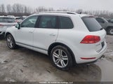 Volkswagen Touareg WVGDP9BP7ED012251 photo