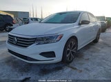 Volkswagen Passat 2.0T Limited Edition 1VWBA7A31NC009025 photo