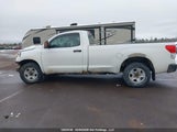 Toyota Tundra Base 4.6L V8 5TFMM5F16AX012875 fotografie
