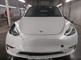 Tesla Model Y 7SAYGDEE6PF781714 fotografie