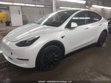 Tesla Model Y 7SAYGDEE6PF781714 fotografie