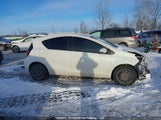 Toyota Prius C JTDKDTB39F1586576 снимка