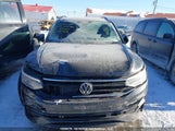Volkswagen Tiguan Comfortline R-Line Black Edition 3VV8B7AX7NM055309 fotografie