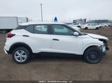 Nissan Kicks Play S 3N1CP5BV5SL466255 photo