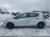 Toyota Prius C Technology JTDKDTB33F1098773 снимка