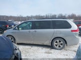 Toyota Sienna Le V6 5TDKK3DC6BS031391 снимка