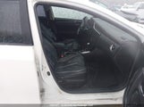 Toyota Corolla Le 2T1BURHE9JC091357 снимка