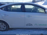 Hyundai Elantra Se 5NPD74LF7HH122647 снимка